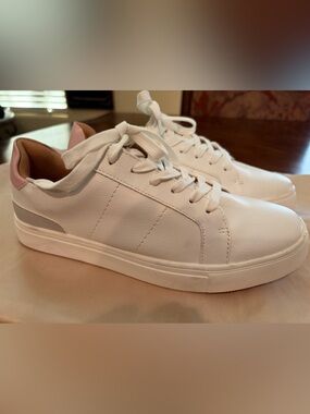 DV by Dolce Vita Anibel White Platform Sneakers Pink Heel Women’s 8.5 NWT